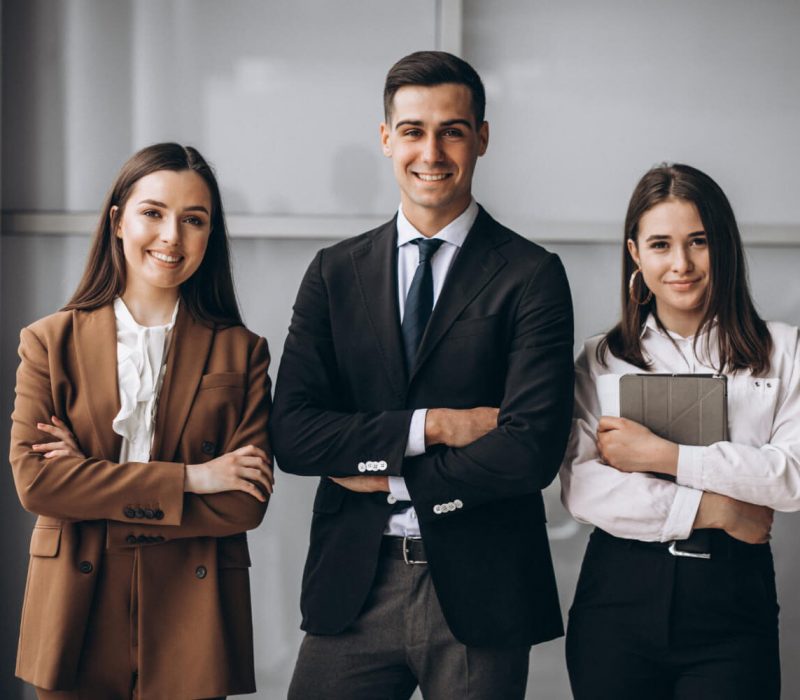 bussiness-people-working-in-team-in-an-office (1) bussiness-people-working-in-team-in-an-office (1)